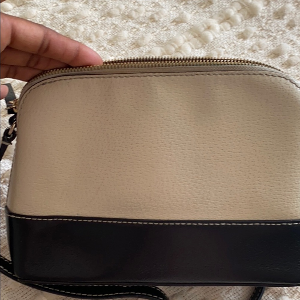 Cross body - Picture 5 of 7